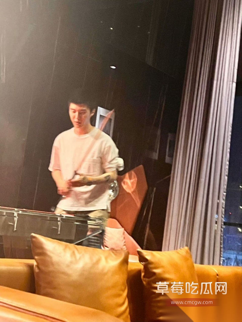 微博司晓迪深夜放锤 28