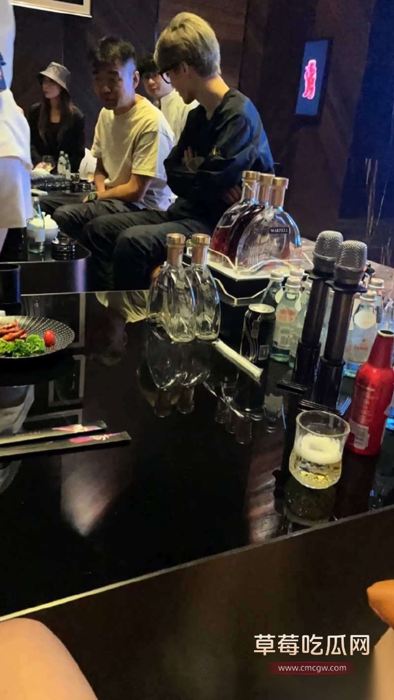 微博司晓迪深夜放锤 66