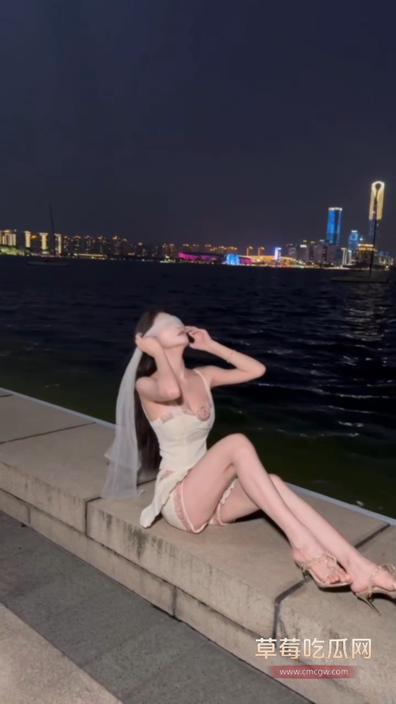 抖音网红我吃小朋友冰冰姐 9