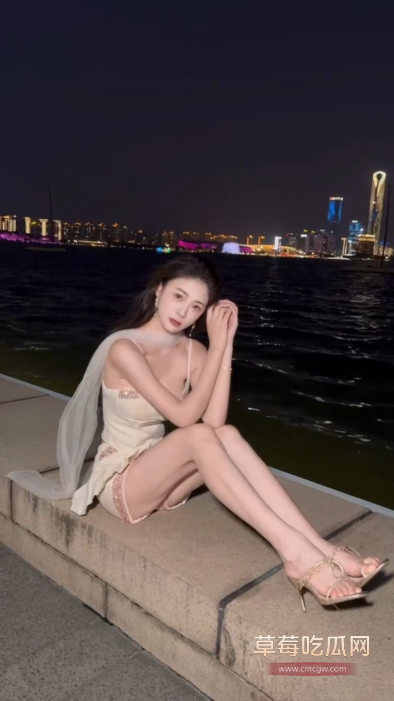 抖音网红我吃小朋友冰冰姐 11