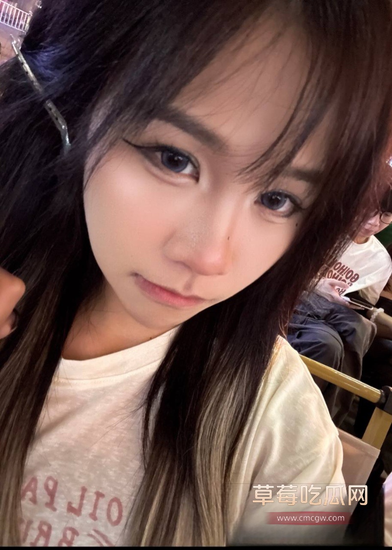 快手高颜值少女户外曼 16