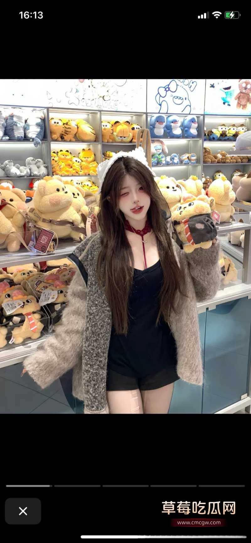 抖音70万粉高颜女网红 小猫困困 20