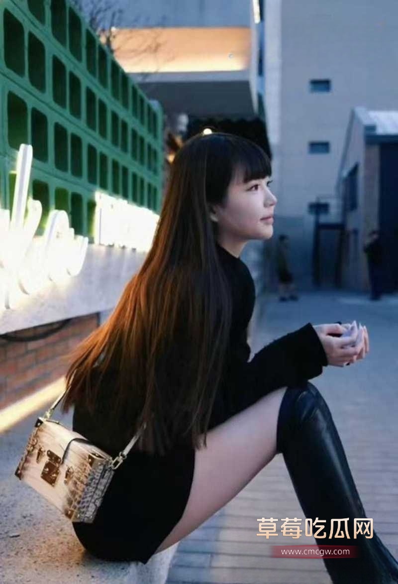 海南极品颜值嫩妹 16