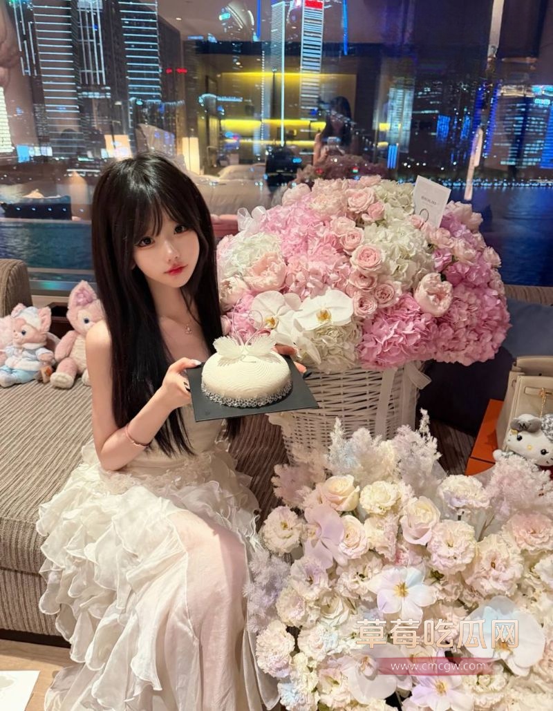 抖音60w粉丝网红神再佑我璐酱5