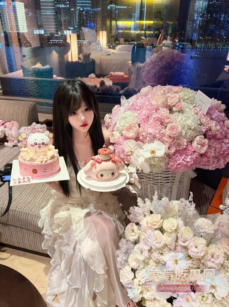 抖音60w粉丝网红神再佑我璐酱8