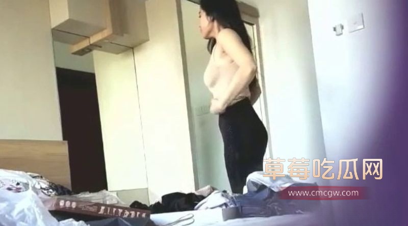 高中老师换衣间真实偷拍视频5
