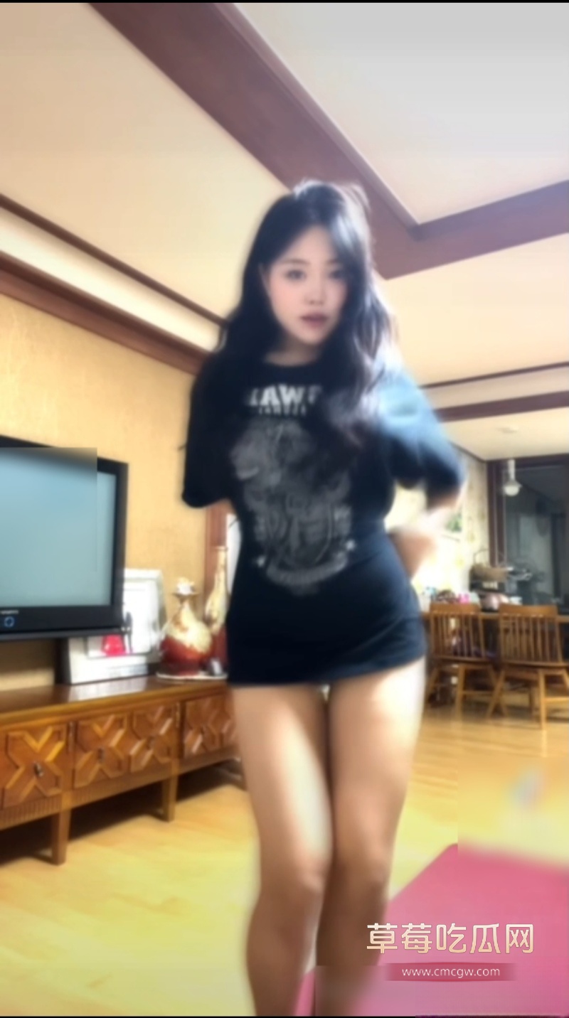 韩国童颜巨乳嫩妹 李芷霖  21