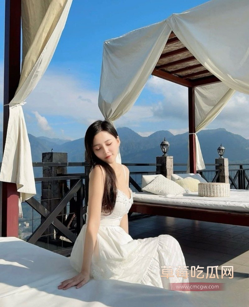 高颜值巨乳与男友自拍的露脸口交视频10