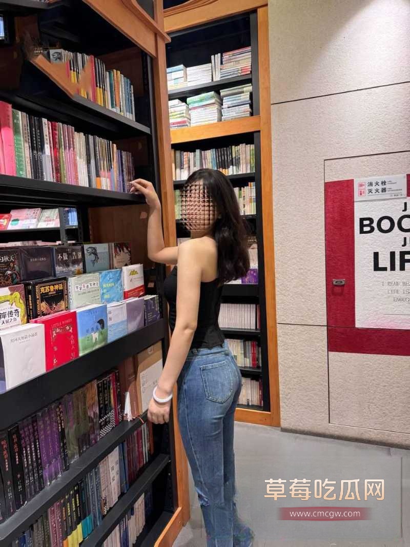 爆操堂姐屁眼 2 爆操堂姐屁眼 2