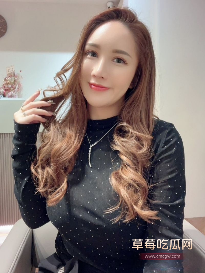 IG32万网红女神华华6