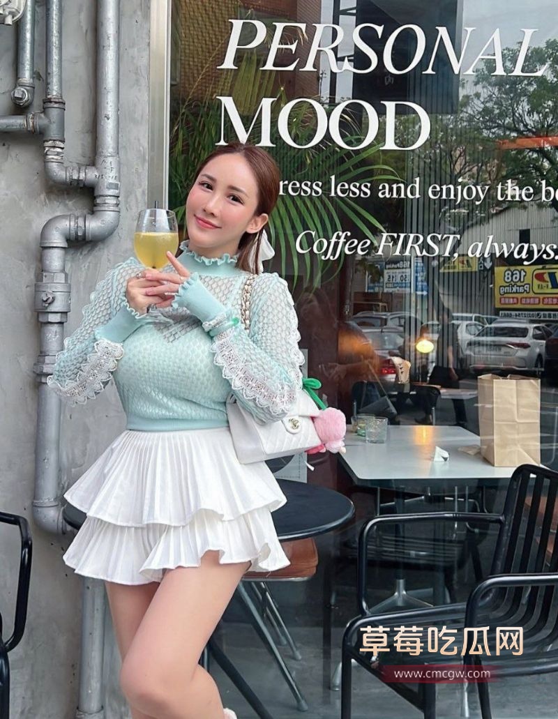 IG32万网红女神华华10