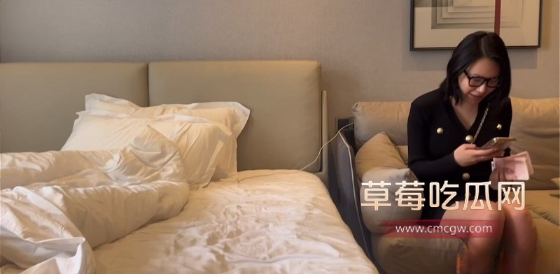 建材王哥约穿着时尚贵气的人妻3 建材王哥约穿着时尚贵气的人妻3