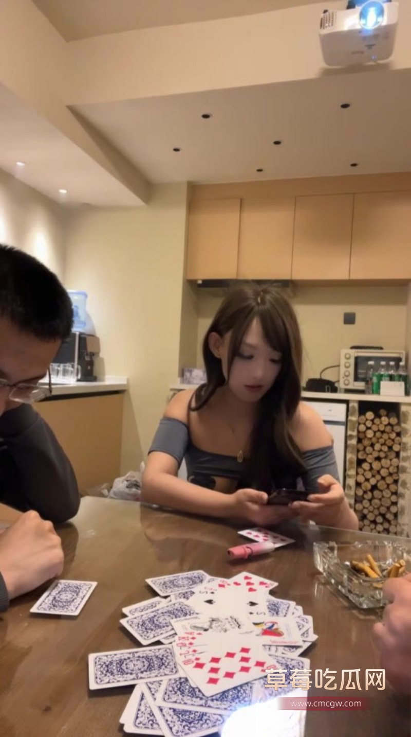 玩物直播献妻绿帽剧情1 玩物直播献妻绿帽剧情1