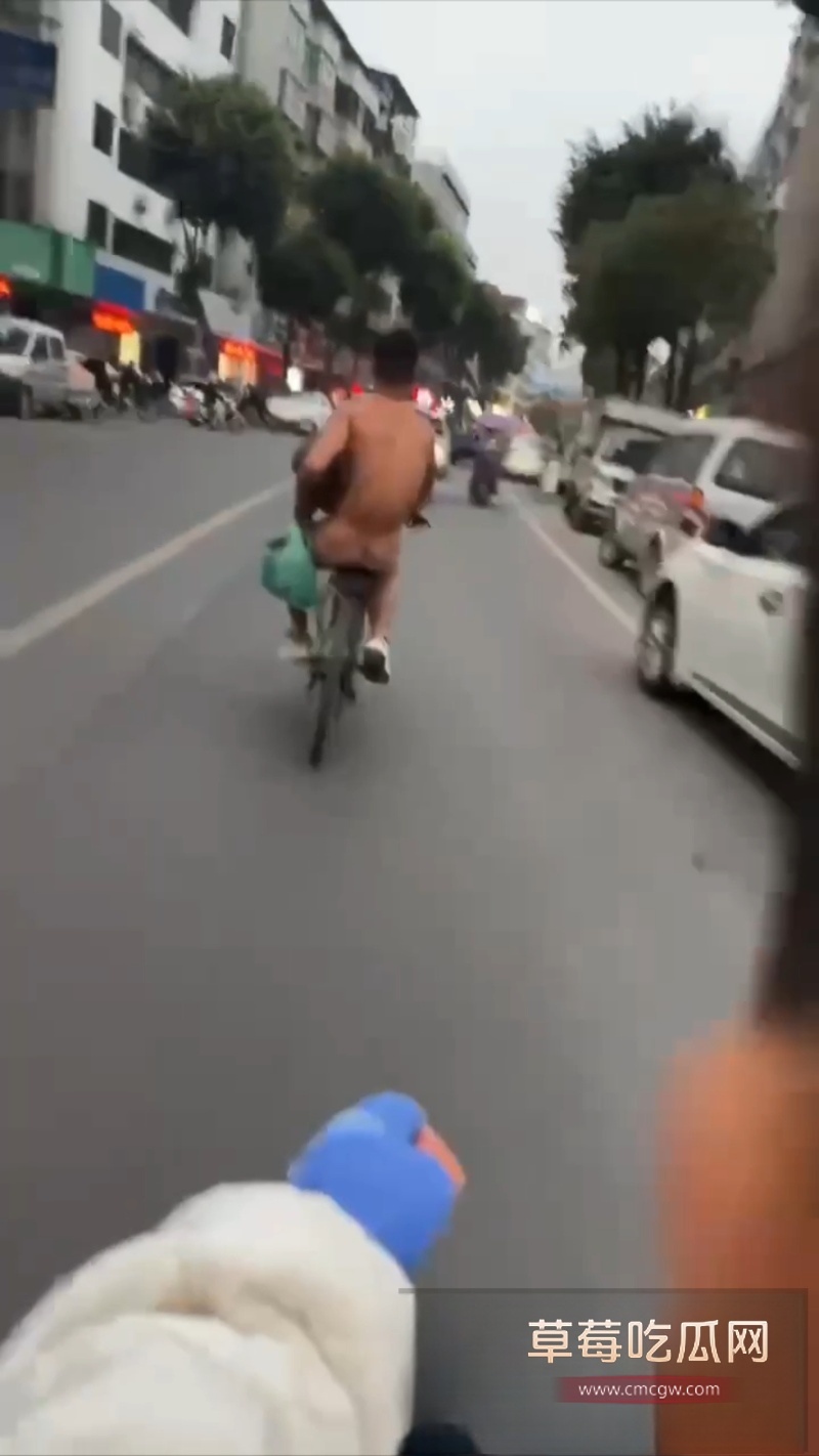 肌肉男为了400块做起主人的任务 2 肌肉男为了400块做起主人的任务 2