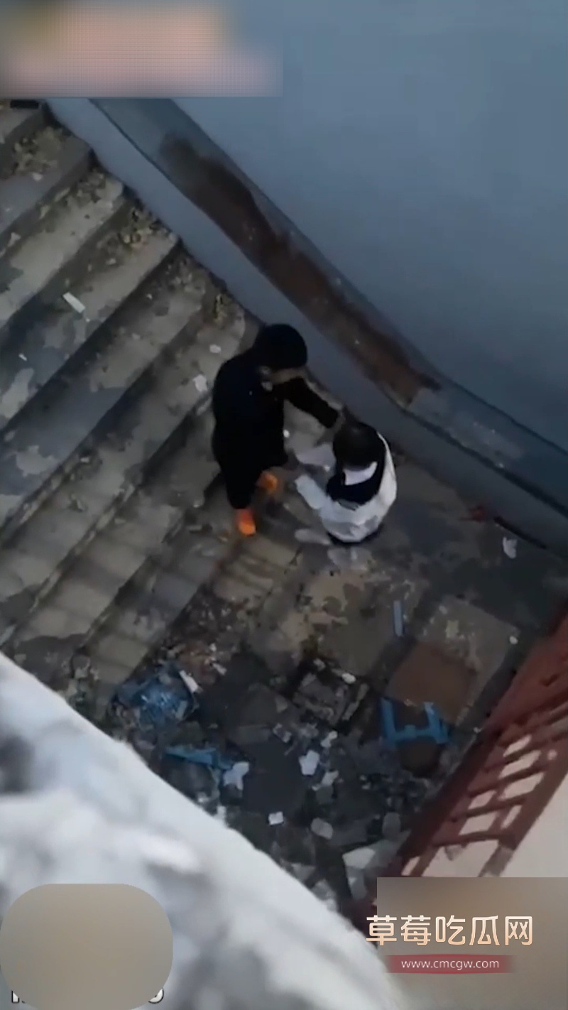 青岛海洋技师学院眼镜妹跟男友野战被拍 8 青岛海洋技师学院眼镜妹跟男友野战被拍 8