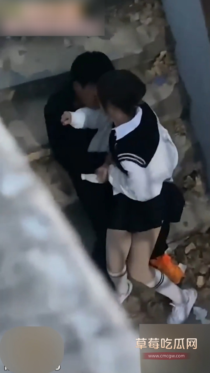 青岛海洋技师学院眼镜妹跟男友野战被拍 2 青岛海洋技师学院眼镜妹跟男友野战被拍 2