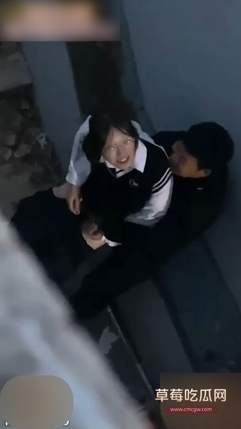 青岛海洋技师学院眼镜妹跟男友野战被拍 3 青岛海洋技师学院眼镜妹跟男友野战被拍 3