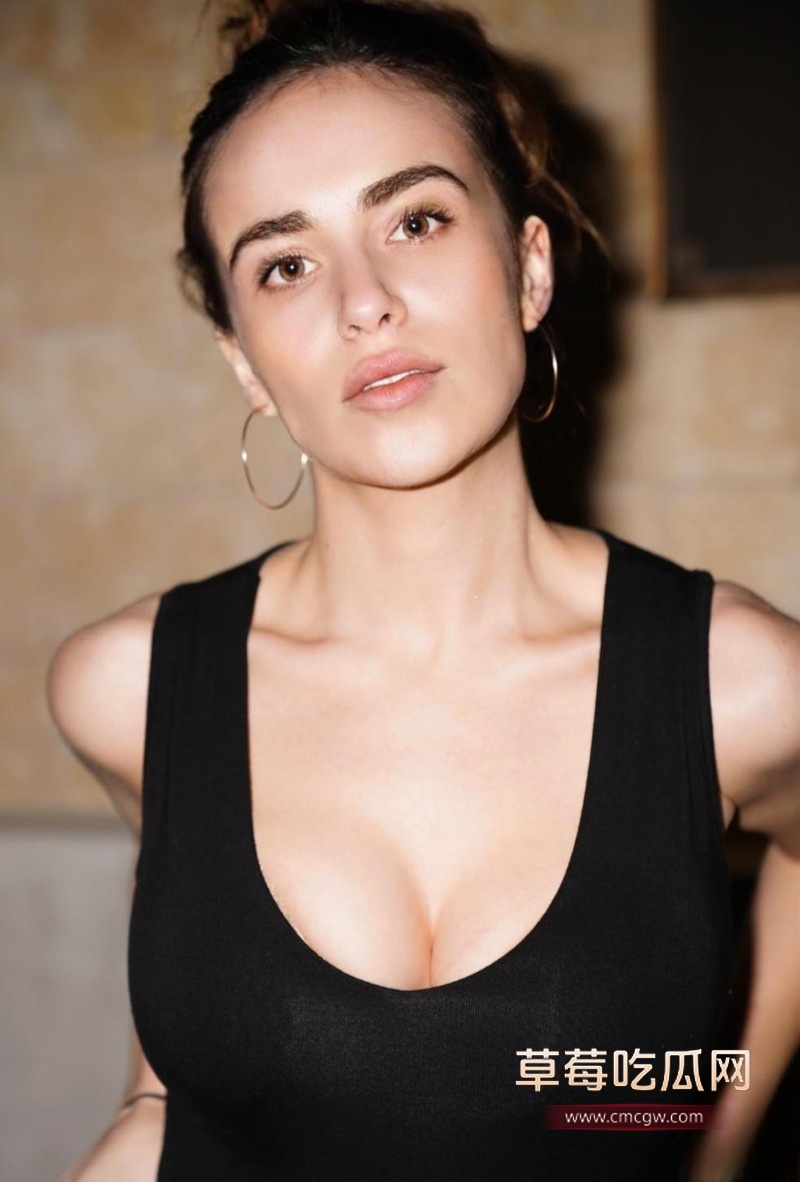 美国女演员尼科勒·瑞兹威尔艳照门2