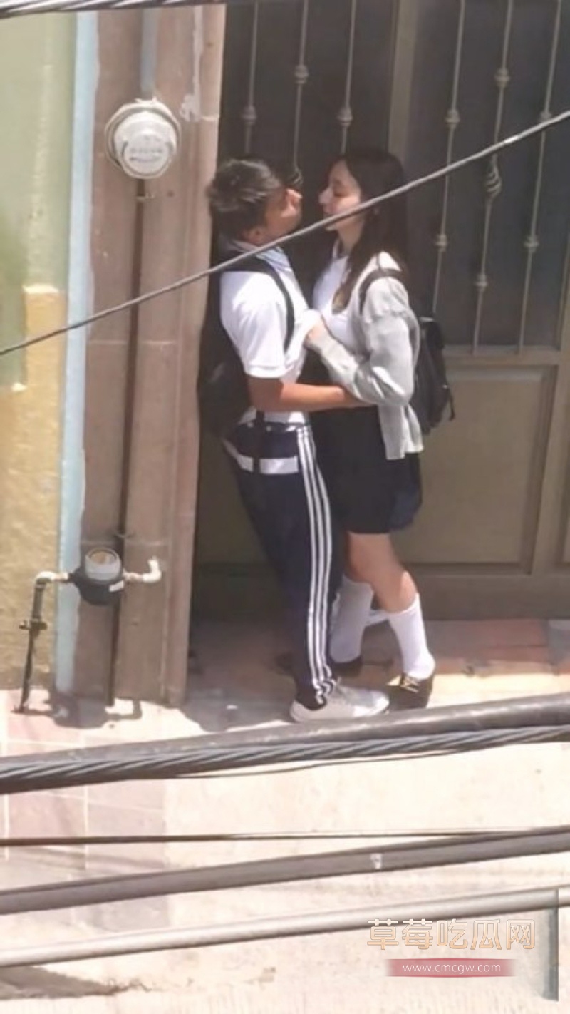 国外中学生教室做爱 2