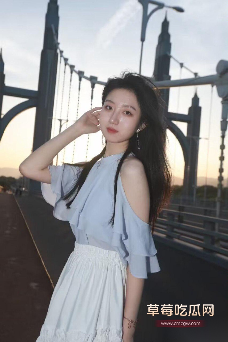 独家泄密五官精致的极品校花 28 独家泄密五官精致的极品校花 28