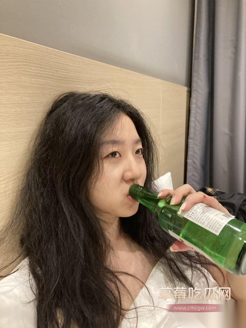 独家泄密五官精致的极品校花 35 独家泄密五官精致的极品校花 35