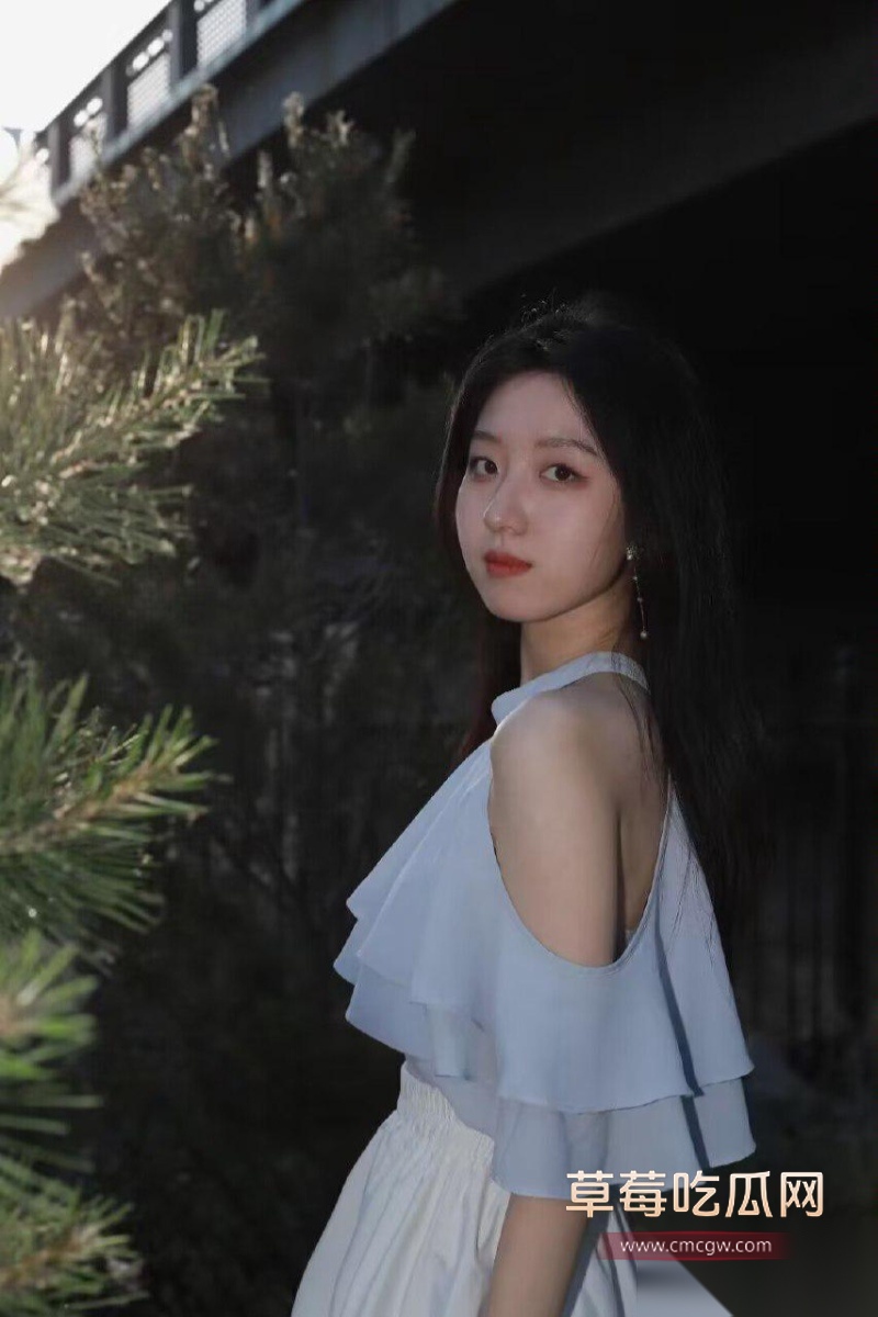 独家泄密五官精致的极品校花 37 独家泄密五官精致的极品校花 37