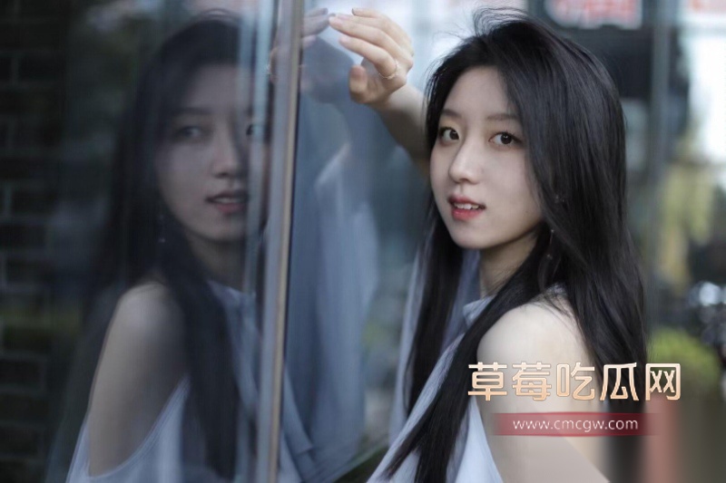 独家泄密五官精致的极品校花 40 独家泄密五官精致的极品校花 40