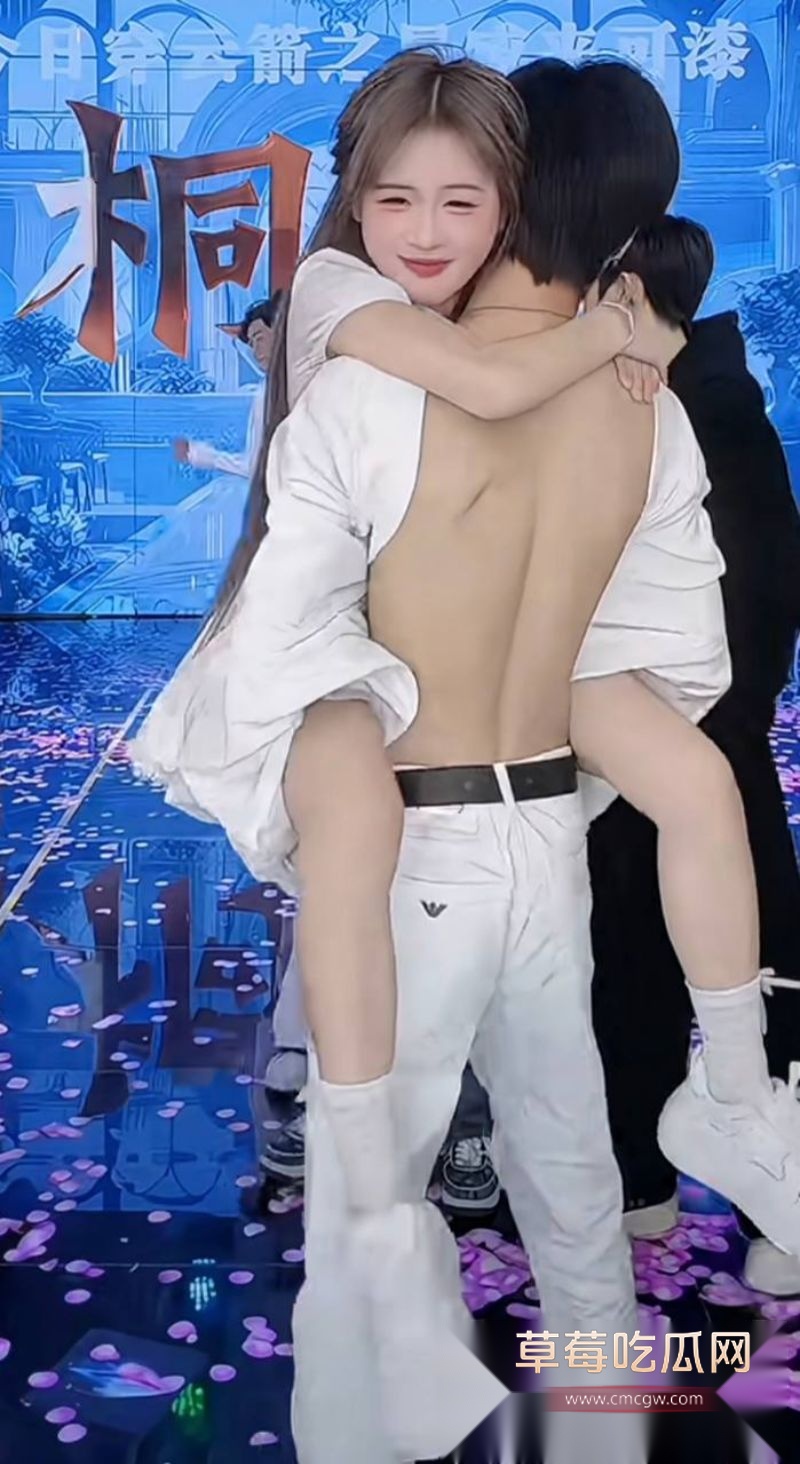 抖音252w粉丝网红璇子相关照片8