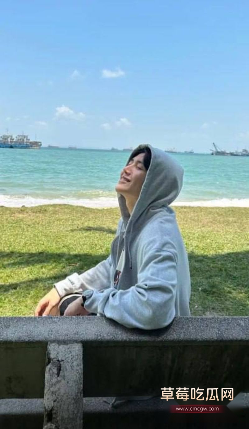 韩国明星金宣虎照片1