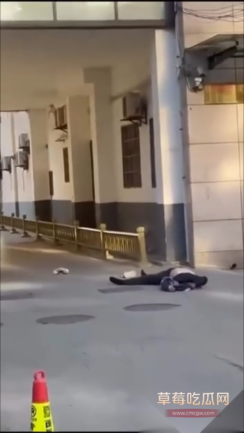 男子偷情被抓翻窗失手坠楼 2