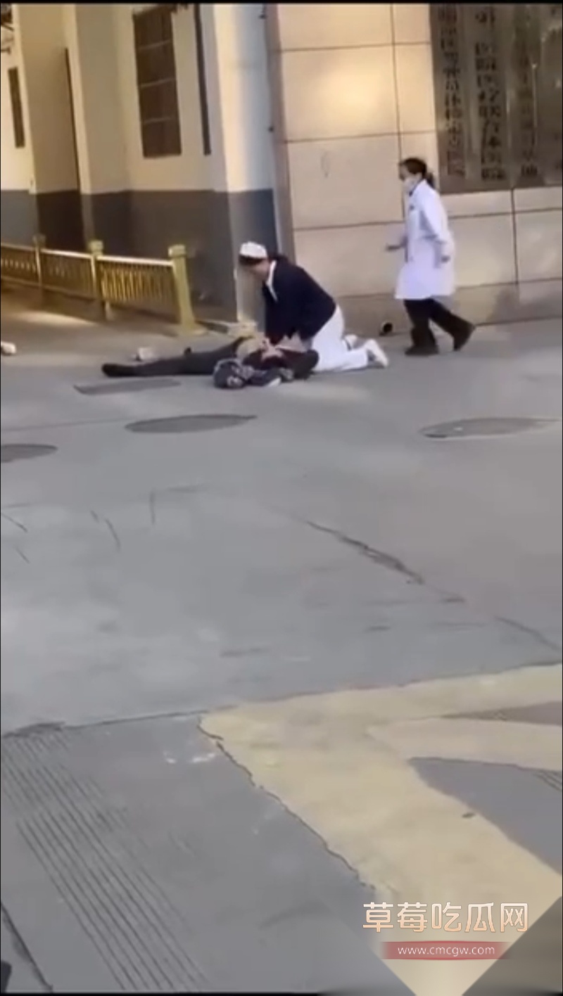 男子偷情被抓翻窗失手坠楼 5