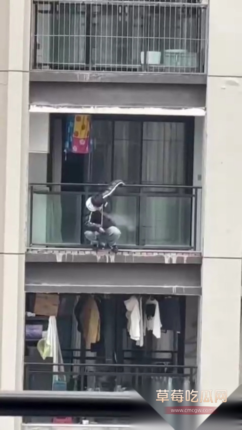 重庆一中学生打和平精英冲段失败跳楼 22