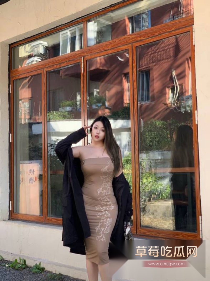 沈阳体育学院极品身材女大 张佳琦 26