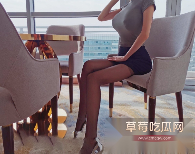 小雨是个大奶骚空姐 22 小雨是个大奶骚空姐 22