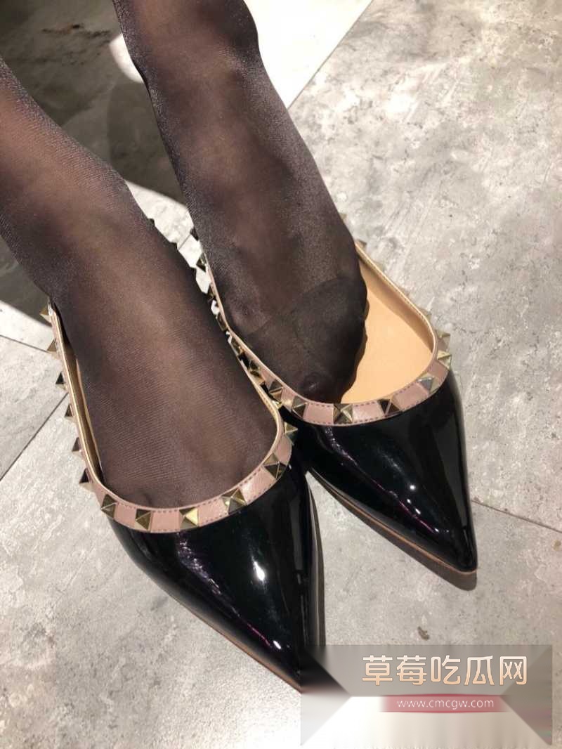 小雨是个大奶骚空姐 11 小雨是个大奶骚空姐 11