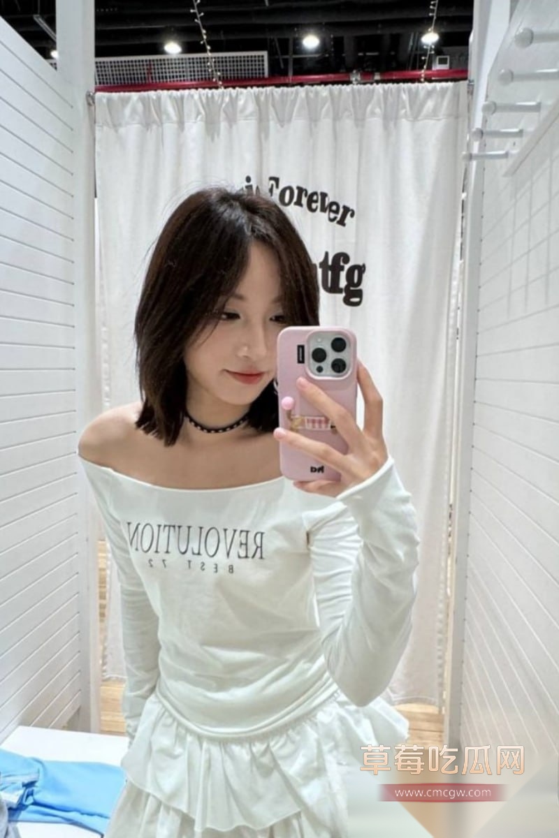 武汉大学 王梦摇 11 武汉大学 王梦摇 11