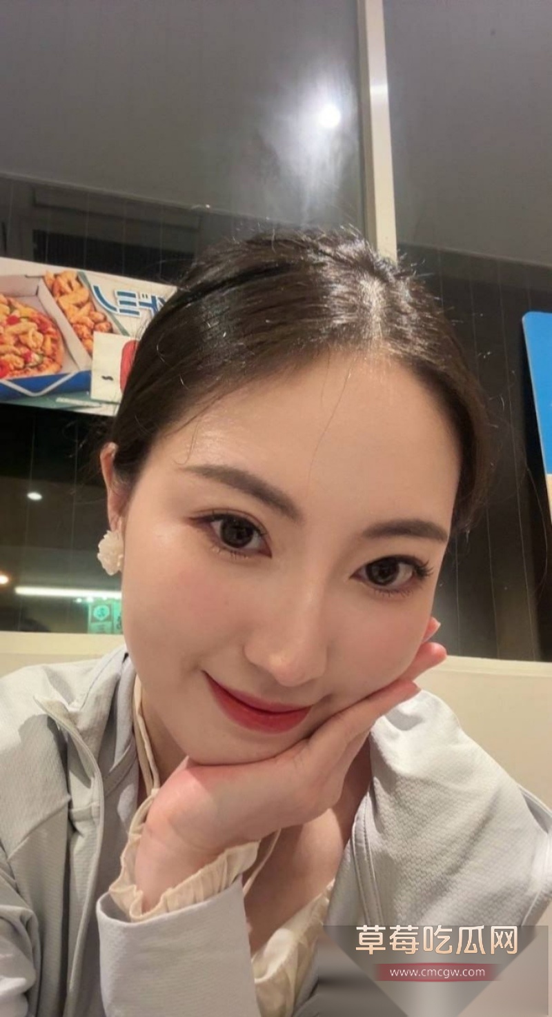 韩国高颜值情侣性爱自拍 18