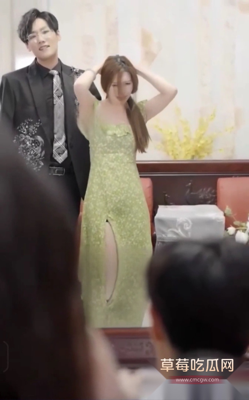 AI脱衣 魔改短剧《复仇温柔的秘书》 2