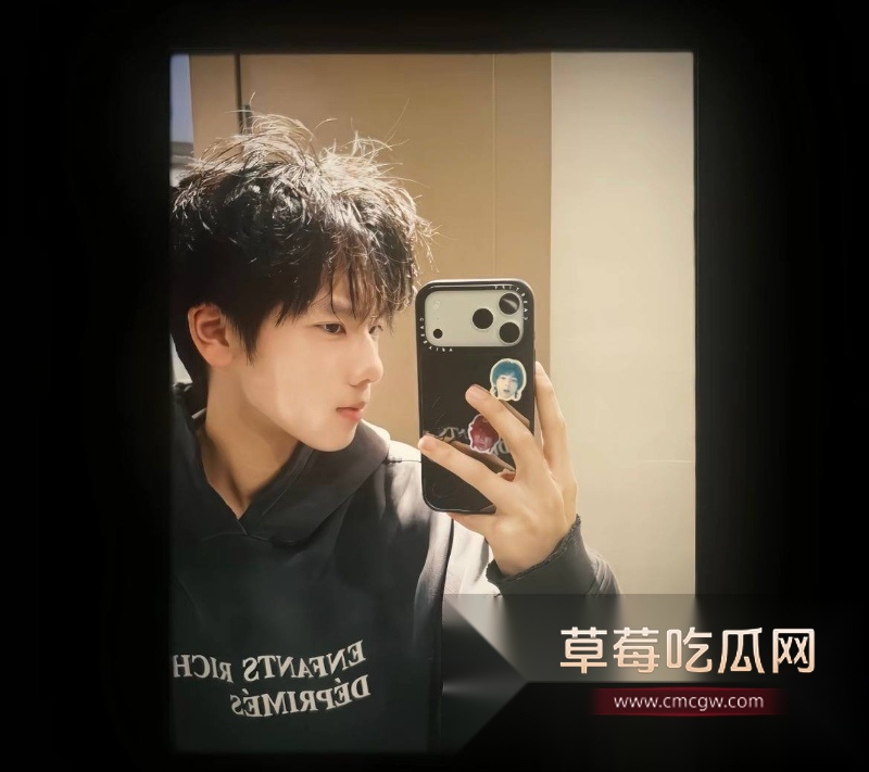 54w粉丝女神凡随意张艺凡 被现任男友7ce发小作文实锤出轨 11 54w粉丝女神凡随意张艺凡 被现任男友7ce发小作文实锤出轨 11