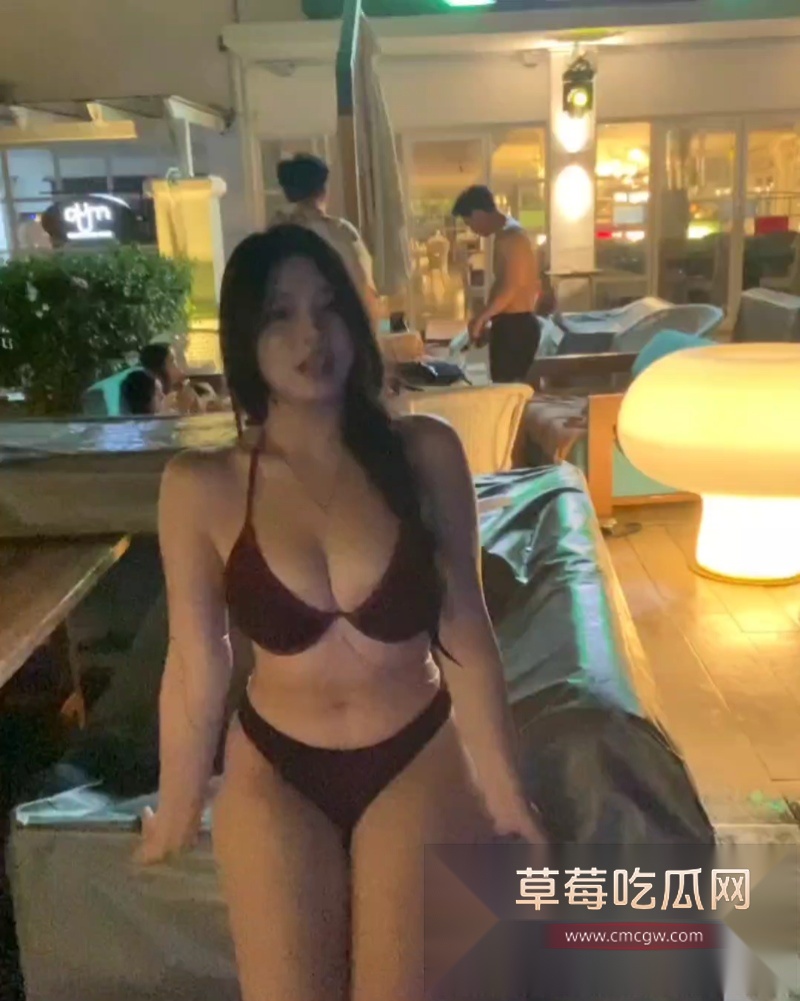 极品高颜值大奶美女自拍 13 极品高颜值大奶美女自拍 13