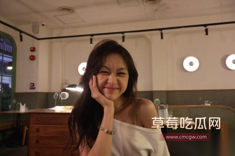 新加坡博主nadine 16