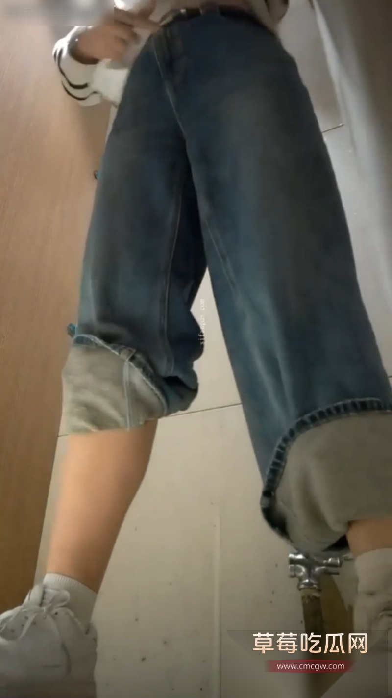 精品酒吧女厕最新流出 2