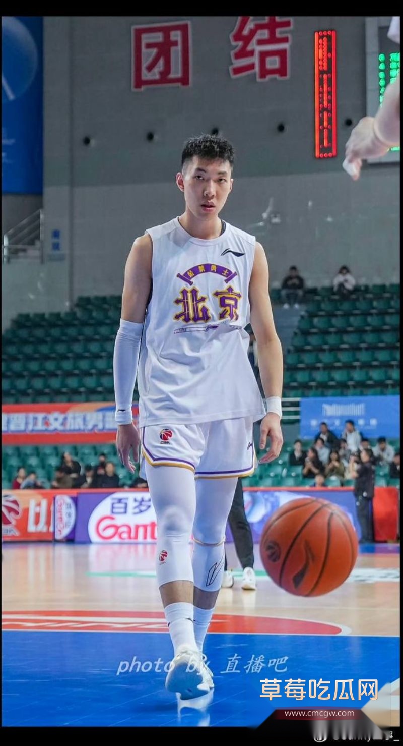 北京男篮球员廖三宁相关照片8 北京男篮球员廖三宁相关照片8