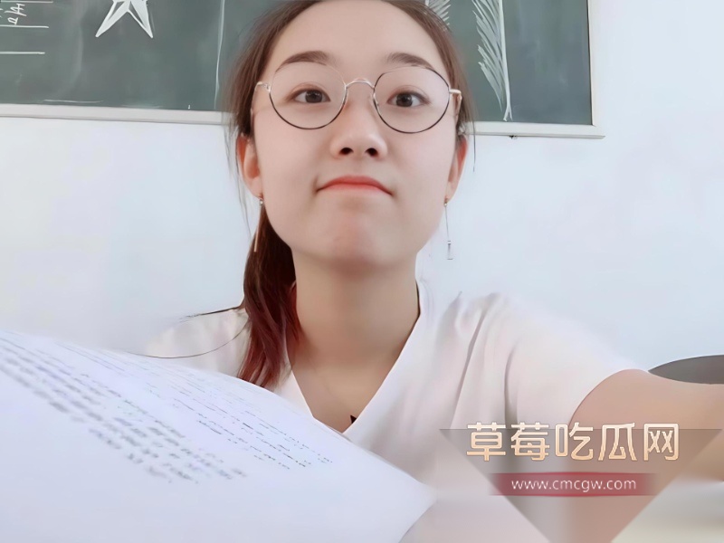 女教师上课不雅动作 17 女教师上课不雅动作 17