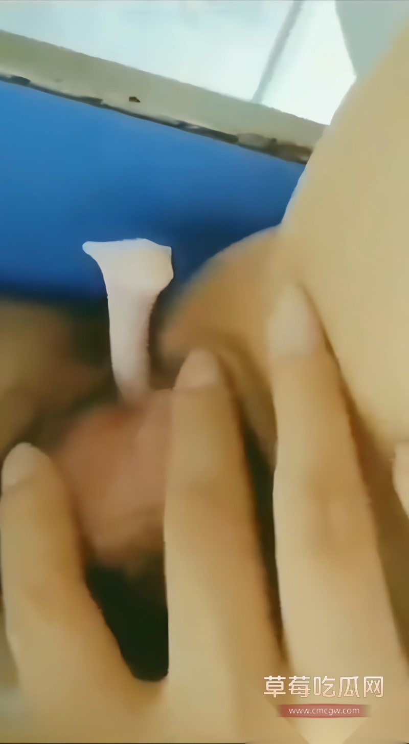 女教师上课不雅动作 1 女教师上课不雅动作 1