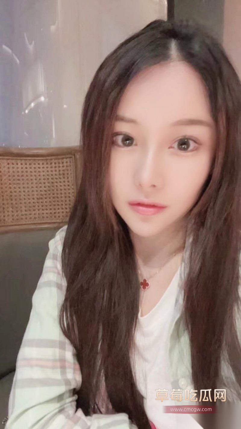 上海高颜值巨乳女神 39 上海高颜值巨乳女神 39