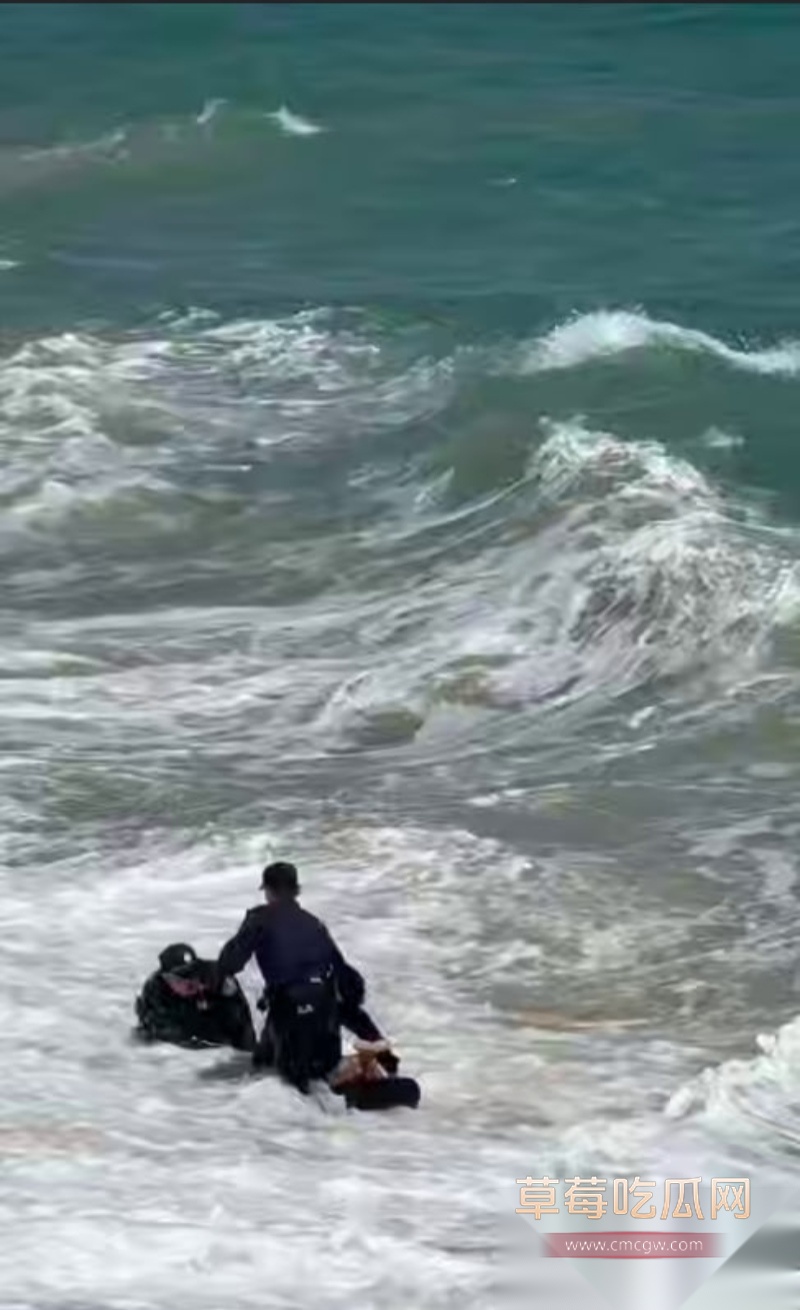 女子因为没有男友跳海寻短见 6