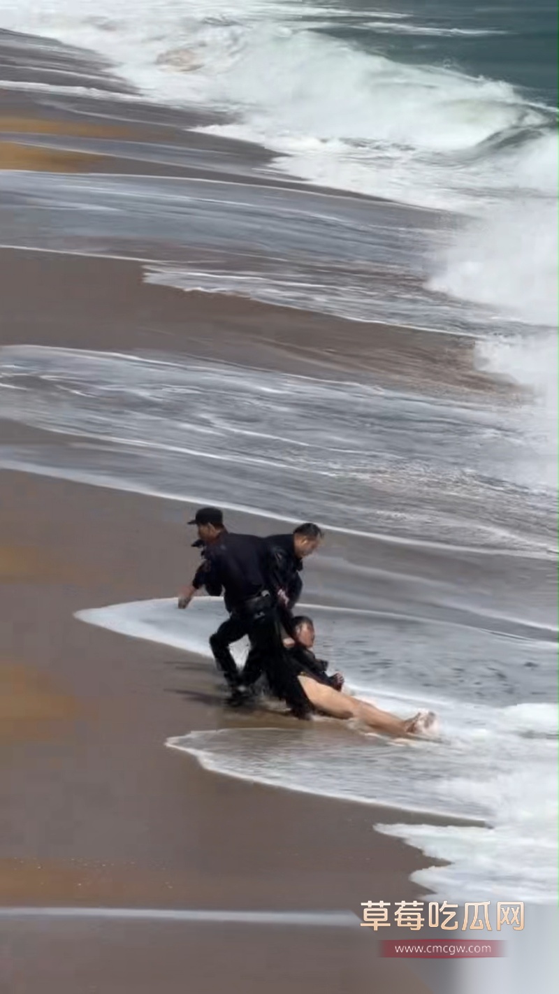 女子因为没有男友跳海寻短见 3