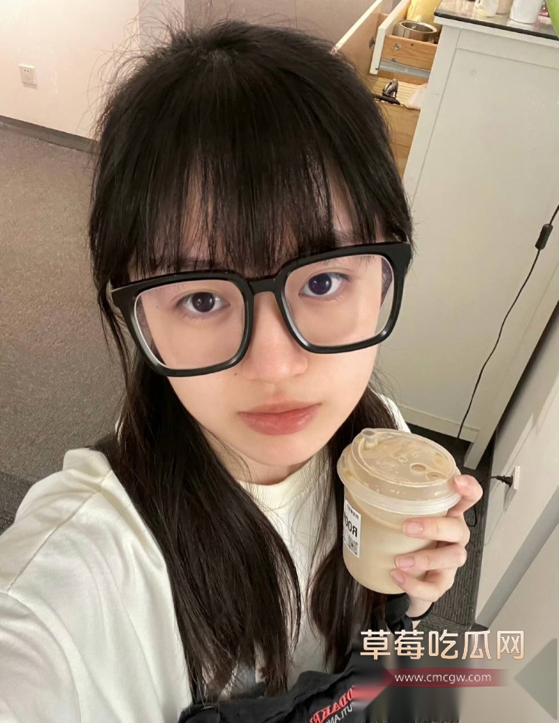 湖南大学生 刘敏华 22