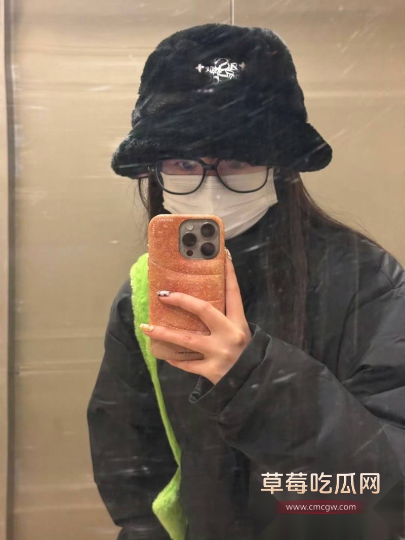 湖南大学生 刘敏华 26